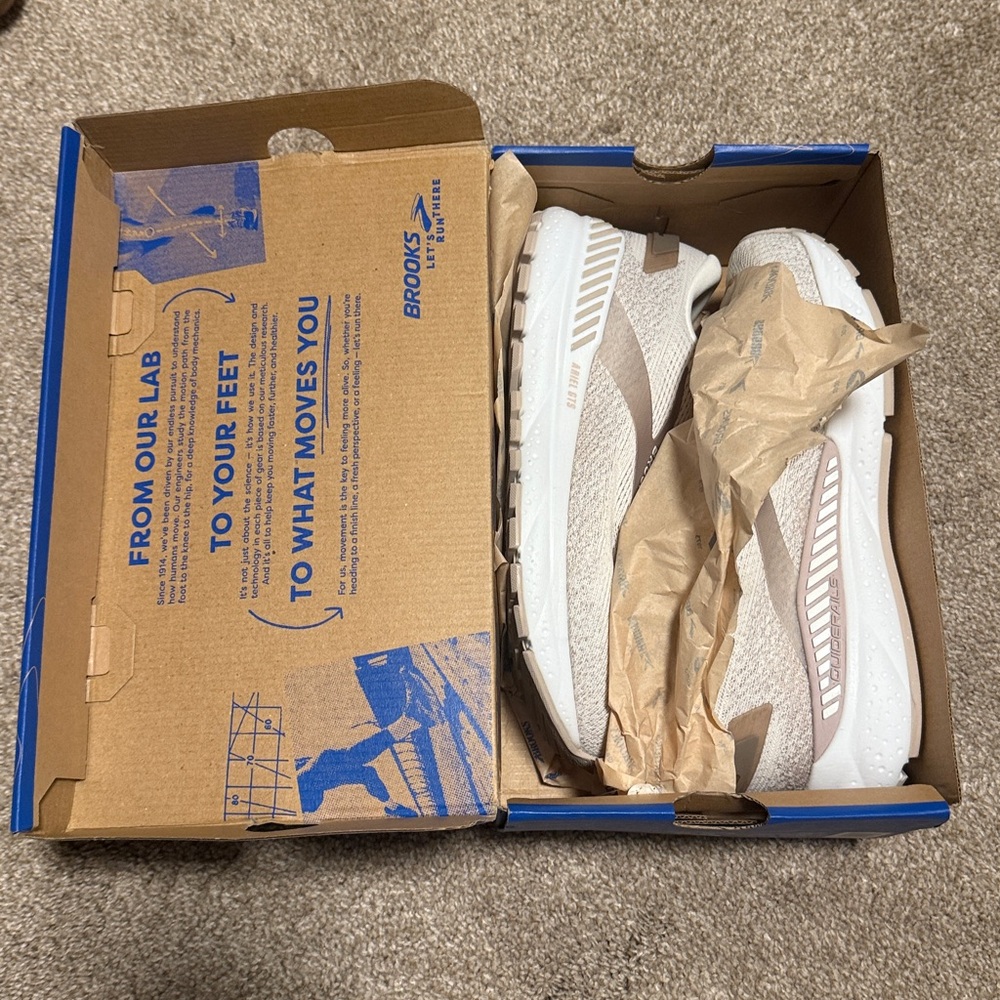 Brooks Women's Athletic Shoes - Coconut/Chateau/Portabella 8.5 - Picture 7 of 8